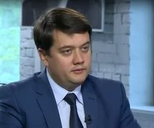 Разумков: ВР должна принимать законы, а не ратифицировать надиктованные Западом