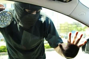 Полиция с погоней задержала грузин, которые ограбили киевлянина