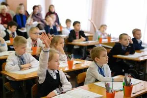 В Слуге народа заявили о продлении онлайн-обучения для школьников