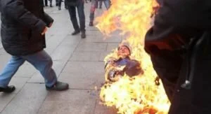 У Зеленского рассказали о самочувствии мужчины, который поджег себя под ОПУ