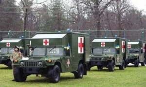 В Черновцах обустроили санитарные пункты и запустили развозку для врачей и силовиков