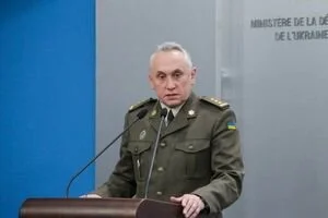 Генерал-майор Медицинских сил ВСУ Игорь Хоменко провел пятичасовую операцию раненного военного в Авдеевке