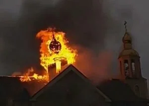 На Буковине подожгли 120-летнюю церковь