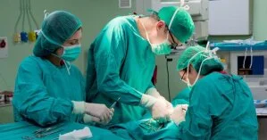 В Минздраве назвали точную дату возобновления плановых операций в клиниках