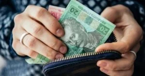 Заболеть коронавирусом или потерять работу. Чего больше боятся украинцы