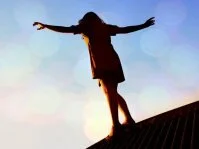 Девушка на мосту