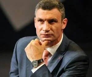 Кличко: Из Львова прибыли 10 грузовиков с мусором