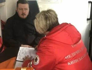 Под Киевом чиновники атаковали журналистов, которые расследовали земельные махинации (видео)