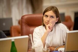 В Кабмине занялись поиском 45 млрд грн на повышение зарплат педагогам, обещанное экс-министрами