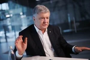 Порошенко получил негативный тест на COVID-19 и показал, как выглядит после лечения (видео)