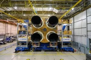 NASA установило четвертый двигатель на ракете, которая отправится на Луну