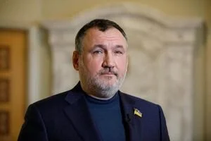 Ренат Кузьмин: Порошенко навязал стране чуждую нам идеологию войны и ненависти
