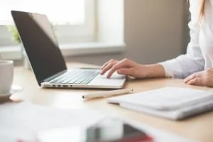 В Украине появятся дистанционная и надомная формы работы: в чем их разница
