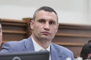 Кличко: Киев получил более 500 тысяч масок