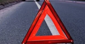 В Одессе лихач на Subaru заехал на парковку ТЦ и сбил группу людей