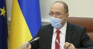 Шмыгаль назвал дату возобновления внутреннего и международного авиасообщения