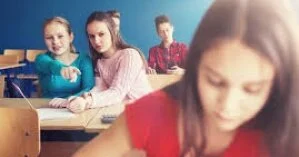 В Харьковской области семь человек избили и поставили на колени девушку с инвалидностью