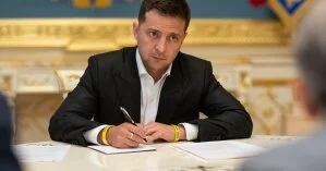 Зеленский подписью продлил