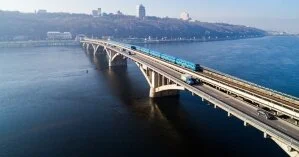 Столичный мост Метро перекрыли из-за возможной бомбы: первые подробности