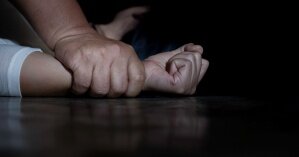 В Запорожской области мужчина изнасиловал ребенка и сел в тюрьму на 11,5 лет