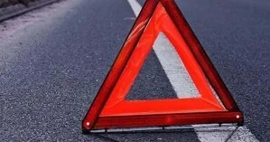 В Киевской области пьяная женщина на внедорожнике врезалась в машину копов, когда они оформляли ДТП
