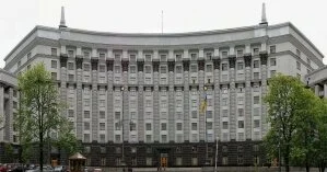 Кабмин на выходных проведет внеочередное заседание из-за роста заболевших COVID-19