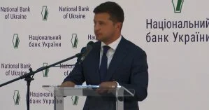 Зеленский временно отменил визы для туристов из Китая