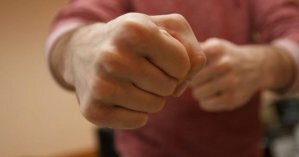 Неизвестные в Днепре избили интерна-отоларинголога: у парня случился инсульт