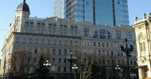 Геращенко показал фото и озвучил имя террориста, захватившего в банк в Киеве