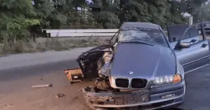 Под Киевом при столкновении BMW и SKODA один человек погиб, еще четверо оказались в больнице: видео аварии