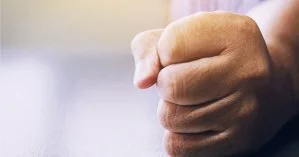 В Киеве пешеход и двое водителей подрались посреди дороги