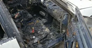 Под Николаевом ребенок играл со спичками и спалил авто отца: малышка была госпитализирована в больницу