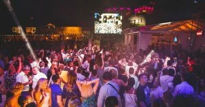 В Одессе нетрезвый администратор клуба не закрыл заведение после 23:00 и был оштрафован