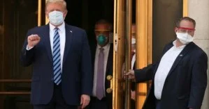 Врач сообщил, что Трамп больше не опасен для окружающих и может вернуться к работе