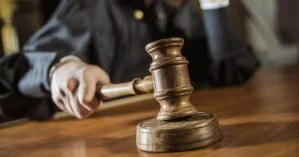 В Ровно неизвестные подкараулили и избили судью около его же дома