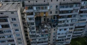 Взрыв на Позняках: копы нашли оружие и гранаты в одной из квартир