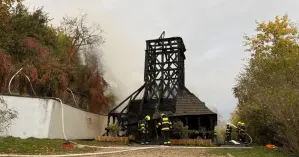 В Праге собрали более 1 млн крон на восстановление сгоревшей церкви, привезенной из Украины