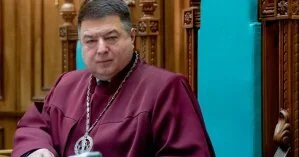Почему председатель Конституционного суда Тупицкий избегает допроса?