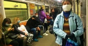 В киевской подземке будут тщательнее следить за ношением масок пассажирами