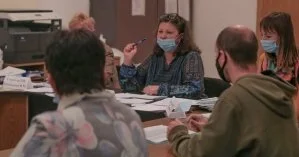 В Черновцах трое членов ТИК заболели COVID-19, но комиссия продолжает подсчитывать голоса