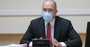 Шмыгаль заявил, что в некоторых городах заканчиваются койки для больных COVID-19