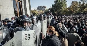 Перемирие в Карабахе: армяне критикуют