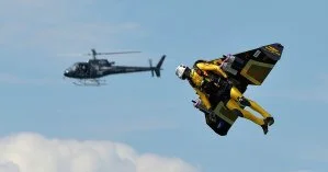 В Дубае во время полета на реактивном ранце погиб французский трюкач