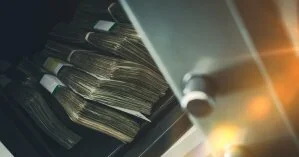 Украинец пытался провезти из Румынии в обшивке машины почти €40 тысяч