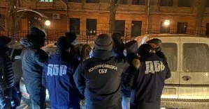 Экс-помощник нардепа обещал должность в ОПУ за $200 тыс. и погорел на взятке (фото, видео)