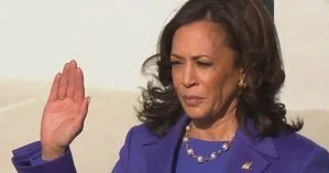 Камала Харрис приняла присягу вице-президента США